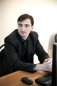 Руководитель отдела разработки AdVantShop.NET Азат Гимосян